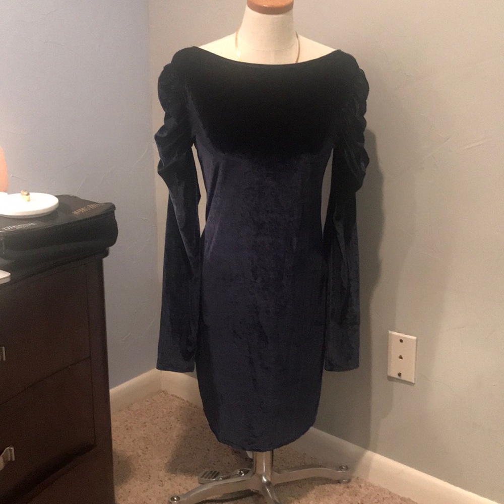 Leith Navy Blue Velvet Long Sleeve Mini Skirt